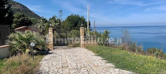 2 bedrooms Villa in Pollina, Italy No. 123034 3