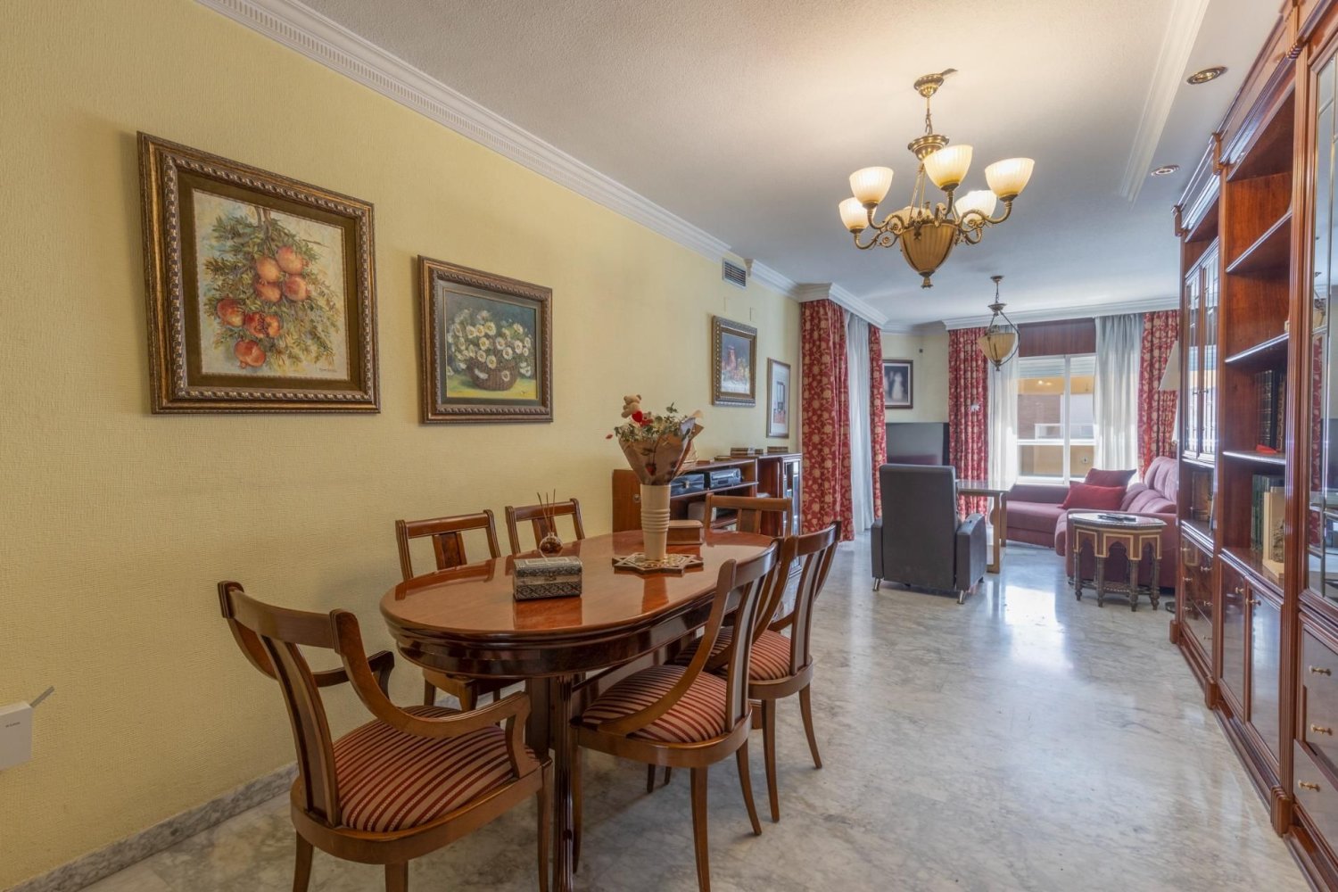 Apartamento de 4 dormitorios en Granada, Spain No. 172028