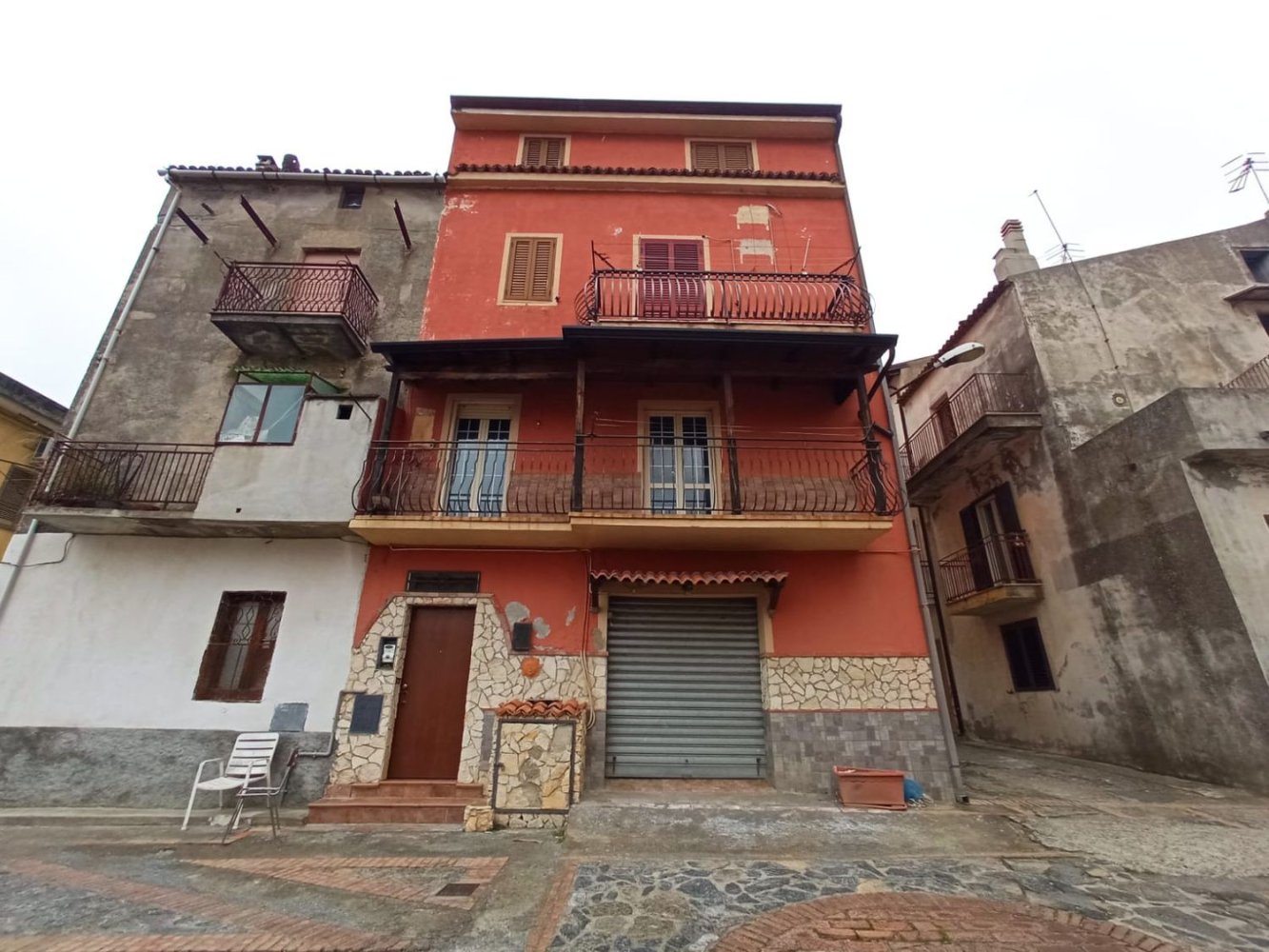 7 rooms House in Grisolia, Italy No. 90385