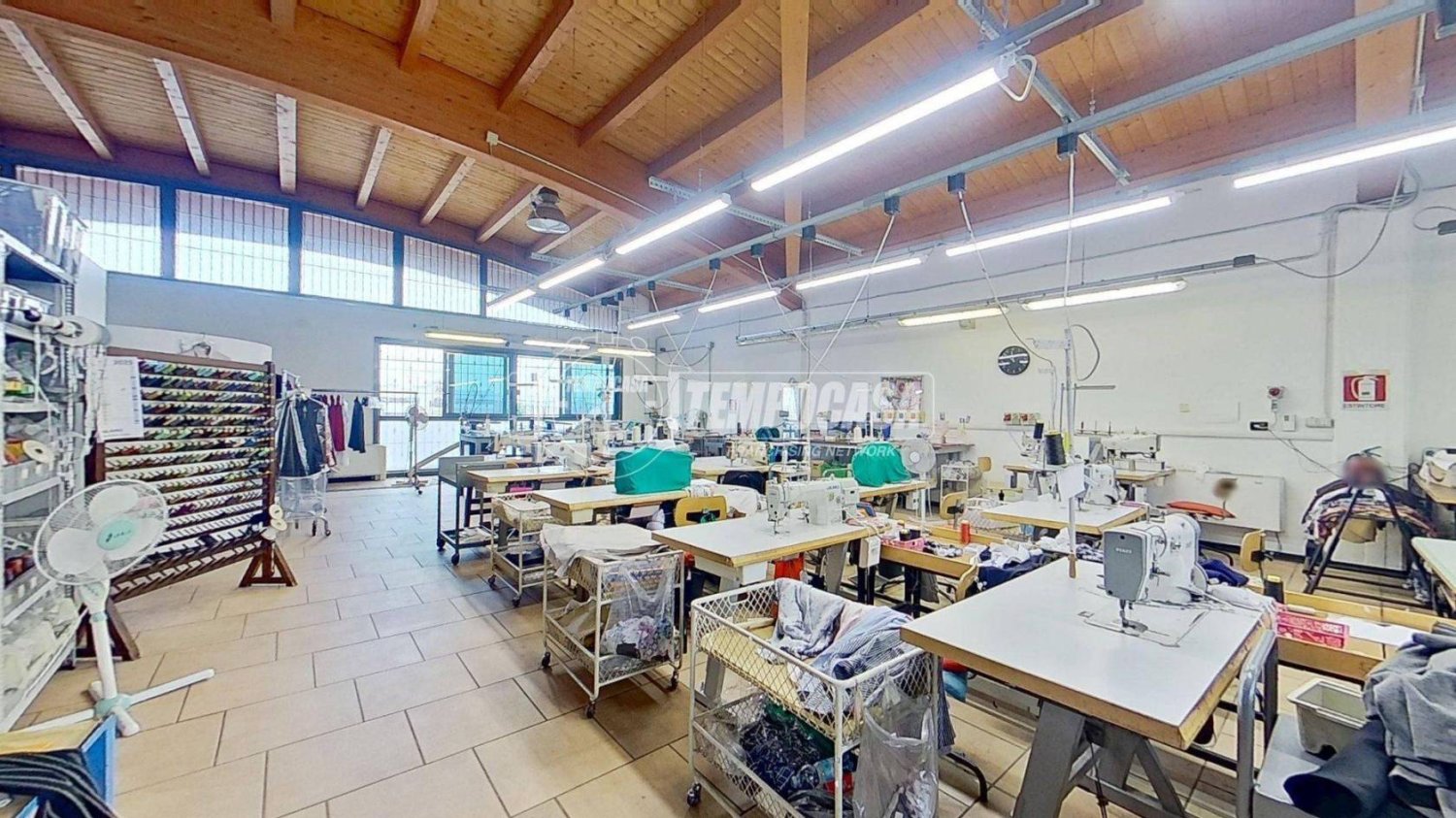 Almacén en Brugherio, Italy 270 m² No. 343343