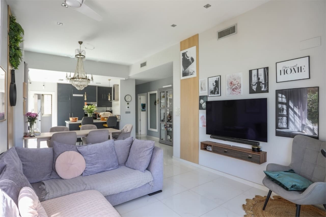 4 غرف نوم منزل في Alicante, Spain رقم 188342