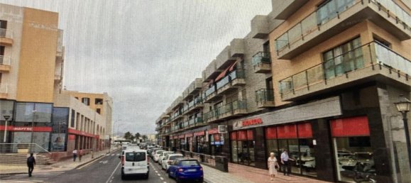 3 bedrooms Apartment in Arrecife, Spain No. 189378 3