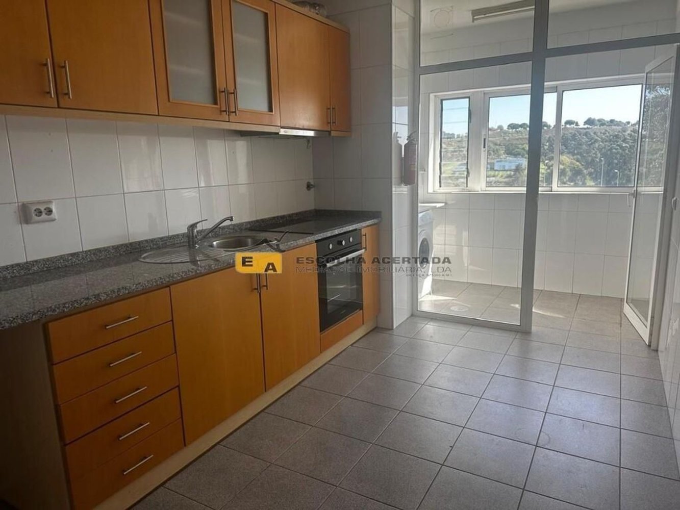 Квартира с 2 спальнями в Эрмезинде, Португалия № 350813