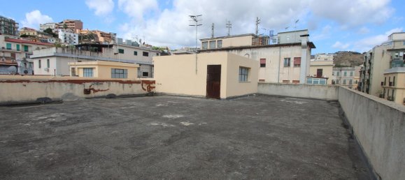 4 bedrooms Apartment in Messina, Italy No. 379942 8