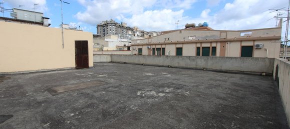 4 bedrooms Apartment in Messina, Italy No. 379942 6