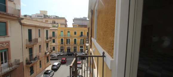 4 bedrooms Apartment in Messina, Italy No. 379942 21