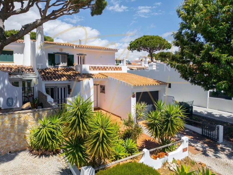 3 bedrooms Villa in Quarteira, Portugal No. 343883