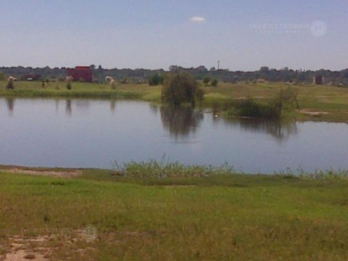  Land in Escobar, Argentina No. 118008