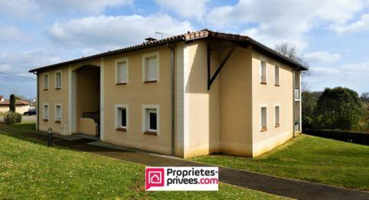 2 bedrooms Condo in Nogaro, France No. 35815