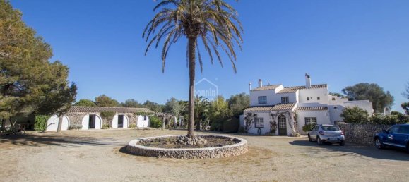 12 Schlafzimmer Villa in Es Castell, Spain, Nr. 1437 10