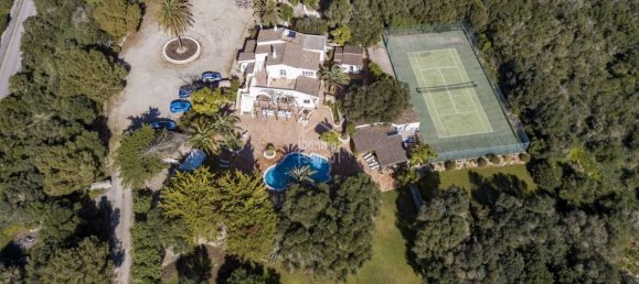 12 Schlafzimmer Villa in Es Castell, Spain, Nr. 1437 4