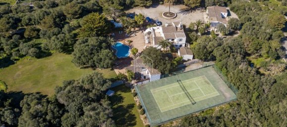 12 Schlafzimmer Villa in Es Castell, Spain, Nr. 1437 14