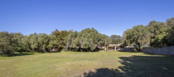 12 Schlafzimmer Villa in Es Castell, Spain, Nr. 1437 5