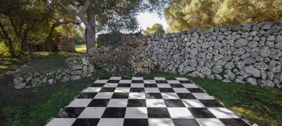 12 Schlafzimmer Villa in Es Castell, Spain, Nr. 1437 17