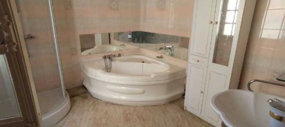 Casa de 3 dormitorios en Elbeuf, France No. 191883 3