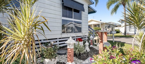 2 bedrooms House in Coombabah, Australia No. 434 2