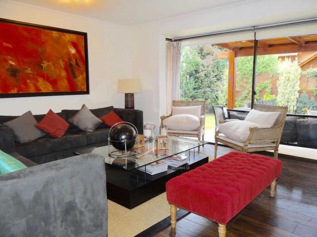 4 bedrooms House in Santiago, Chile No. 3017