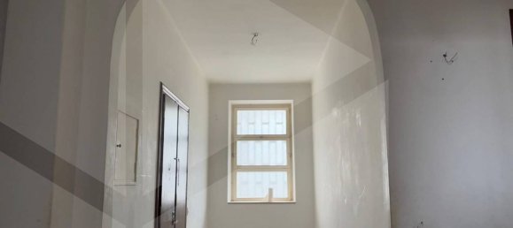 Apartamento de 5 habitaciónes en Bari, Italy No. 21976 11