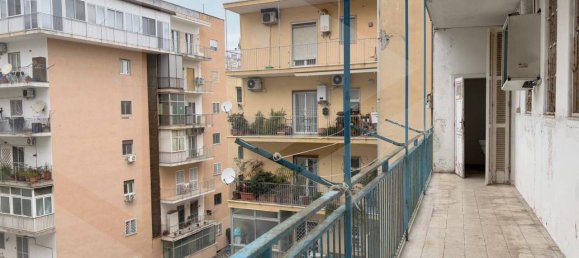 Apartamento de 5 habitaciónes en Bari, Italy No. 21976 14