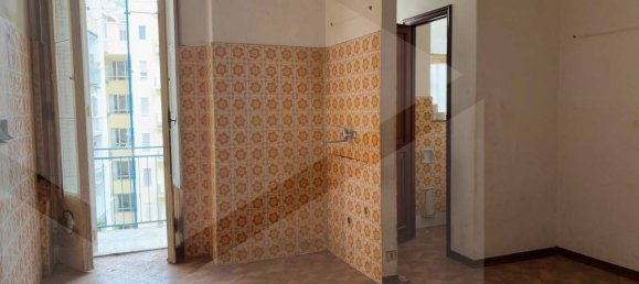 Apartamento de 5 habitaciónes en Bari, Italy No. 21976 12