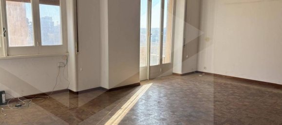 Apartamento de 5 habitaciónes en Bari, Italy No. 21976 7