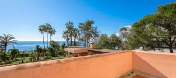 8 bedrooms Villa in Estepona, Spain No. 24203 11