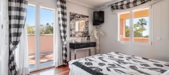 8 bedrooms Villa in Estepona, Spain No. 24203 23