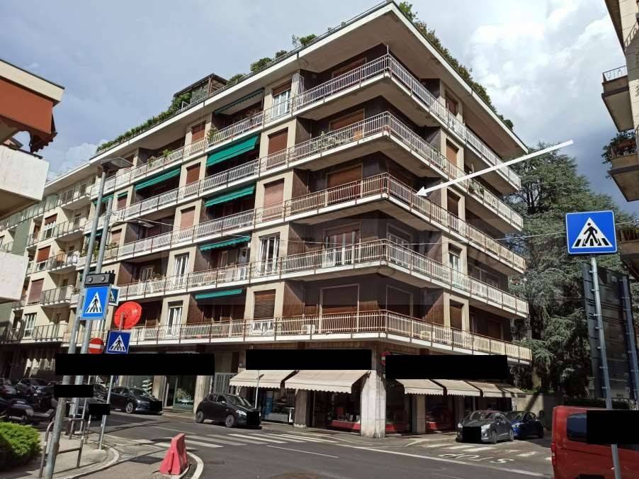 3 غرف نوم شقة في Varese, Italy رقم 8419