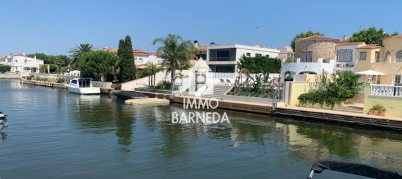 2 bedrooms House in Empuriabrava, Spain No. 163009 4