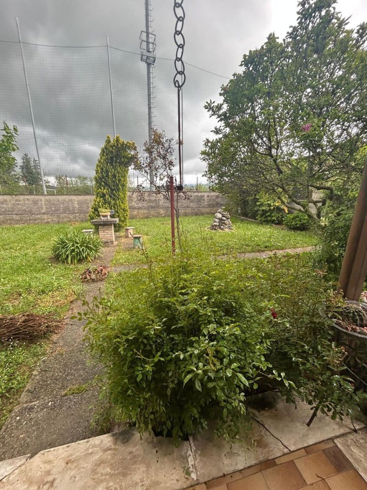 5 Schlafzimmer Haus in Colledara, Italy, Nr. 323164