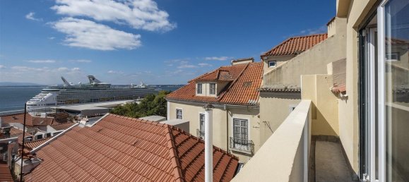 250m² Building in Lisbon, Portugal No. 117051 14