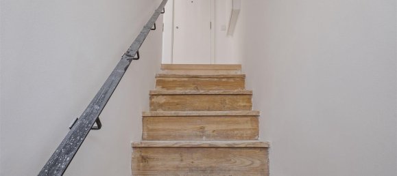 250m² Building in Lisbon, Portugal No. 117051 2