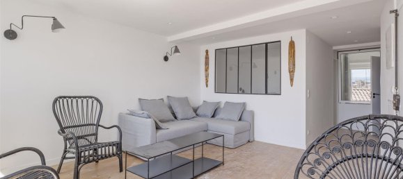 250m² Building in Lisbon, Portugal No. 117051 3