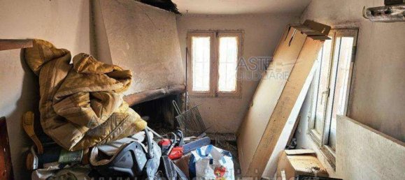 4 rooms Apartment in Livorno, Italy No. 41725 8