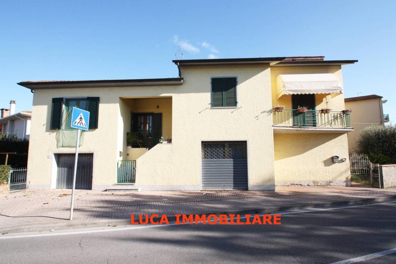 Casa de 4 habitaciónes en Ponte Buggianese, Italy No. 27459