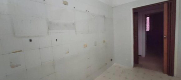 3-salle Appartement à Taranto, Italy No. 30904 21
