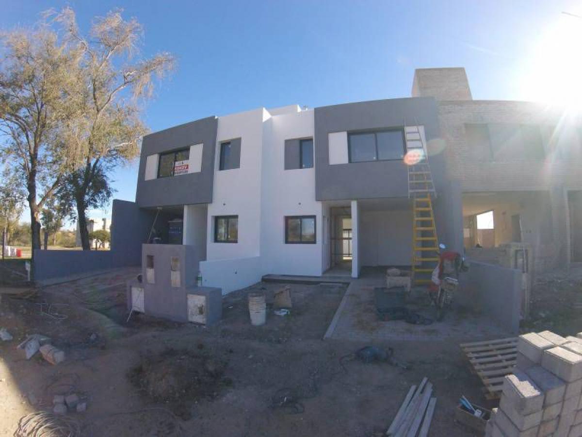 Casa de 2 dormitorios en Córdoba, Argentina No. 51412