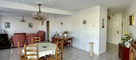 2 bedrooms Apartment in Chateau-Thierry, France No. 155884 3