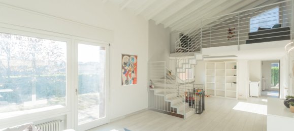 3 Schlafzimmer Villa in Varese, Italy, Nr. 237071 6