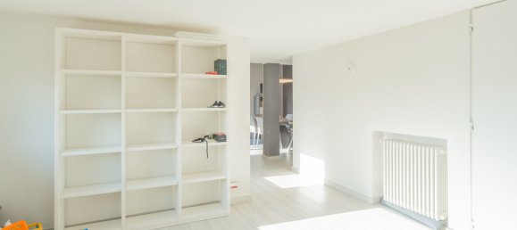 3 Schlafzimmer Villa in Varese, Italy, Nr. 237071 26