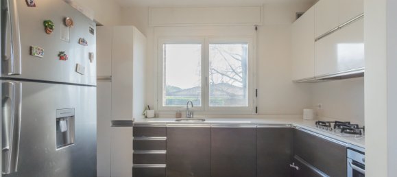3 Schlafzimmer Villa in Varese, Italy, Nr. 237071 15