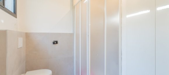 3 Schlafzimmer Villa in Varese, Italy, Nr. 237071 41