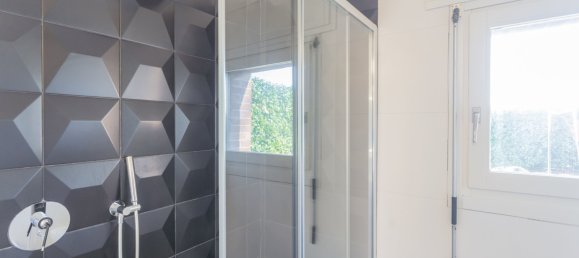 3 Schlafzimmer Villa in Varese, Italy, Nr. 237071 36