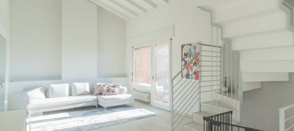 3 Schlafzimmer Villa in Varese, Italy, Nr. 237071 8