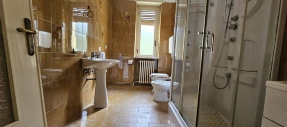 5 rooms Apartment in Biella, Italy No. 206162 19