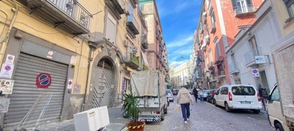 3 rooms Apartment in Naples, Italy No. 275899 5