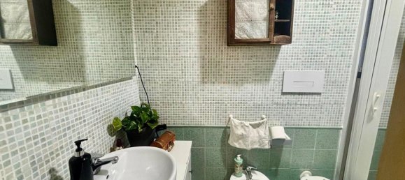 3 rooms Apartment in Naples, Italy No. 275899 8