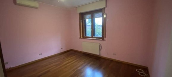 4 bedrooms Villa in Arese, Italy No. 332161 9