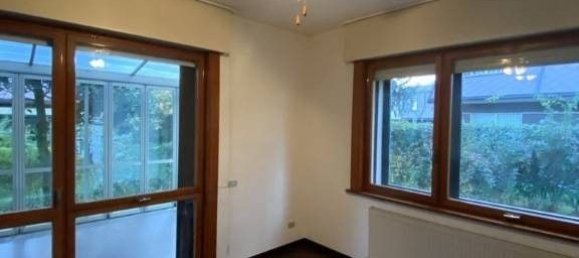 4 bedrooms Villa in Arese, Italy No. 332161 2