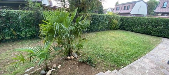 4 bedrooms Villa in Arese, Italy No. 332161 8